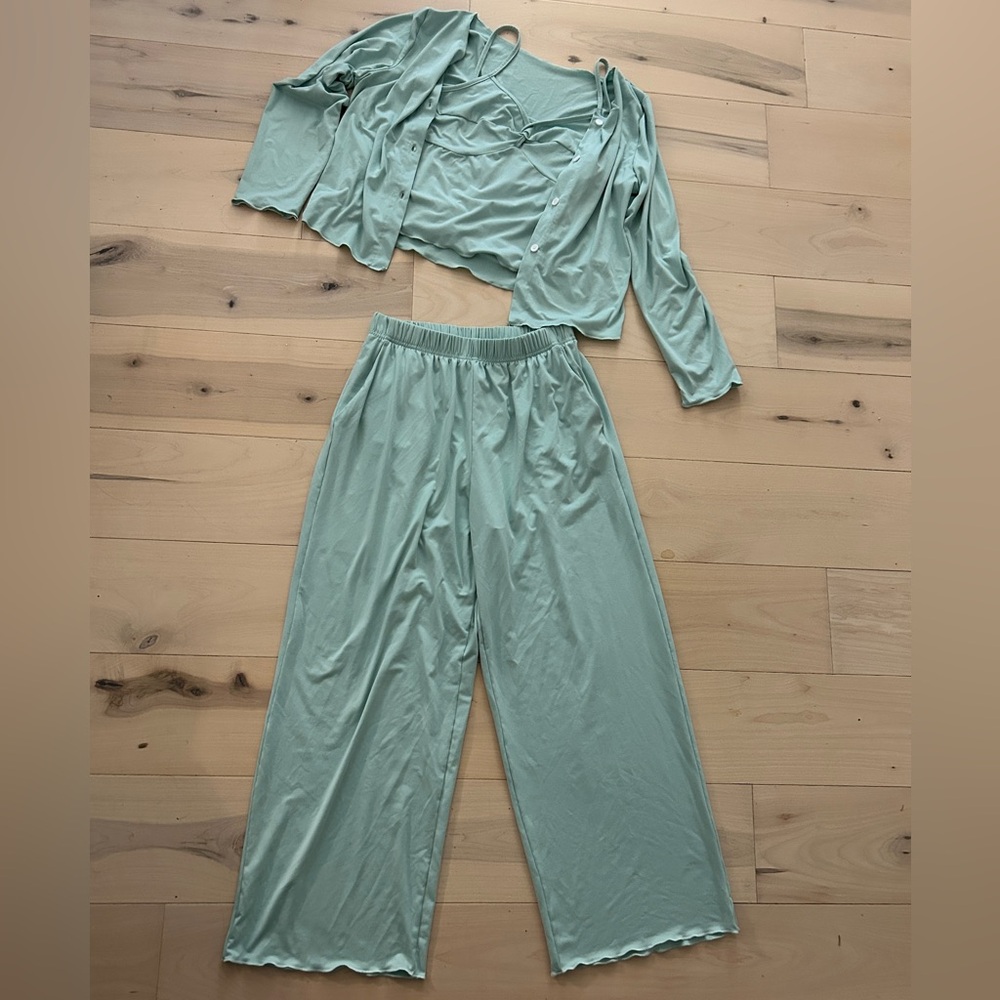 3 Piece Mint Green Women's Sleepwear Set*Cardigan/Tank/Pants NWOT Large - Picture 2 of 16